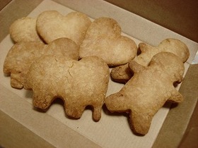 子供と一緒に♪甘さ控えめ☆型抜きクッキー