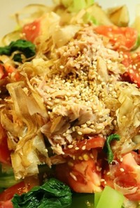 小松菜とトマトのシンプル和風ツナサラダ