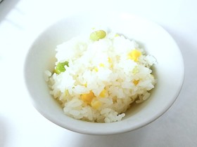 とうもろこしと枝豆の炊き込みご飯