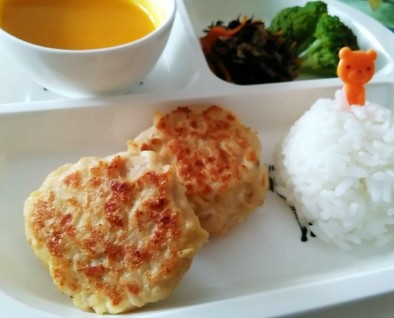 ★離乳食完了期★ふわふわ豆腐鶏ハンバーグの写真