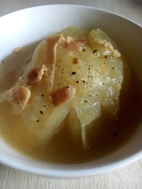 玉ねぎ丸ごとスープ