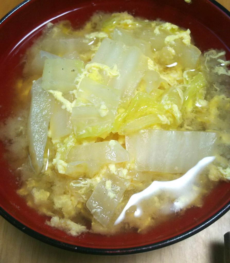 白菜と溶き卵の味噌汁の画像