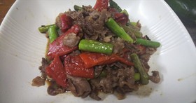 簡単・牛肉と季節野菜のバルサミコ酢炒め