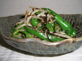 超簡単美味!もやしとピーマンの塩昆布和え