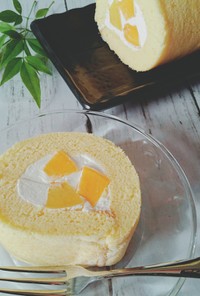 黄桃のロールケーキ