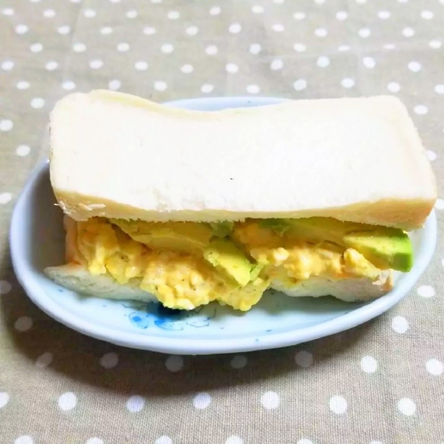 アボカドエッグサンドイッチの画像