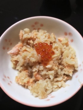 炊飯器で一発、鮭の炊き込みご飯