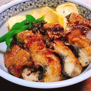 蒸し寿司風ポン酢ごはんの鰻丼の画像