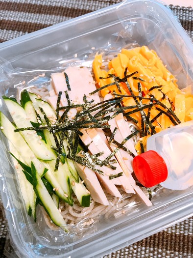 高校野球部２ℓ弁当　蕎麦編の写真