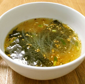 簡単!春雨とわかめのシャンタンスープ