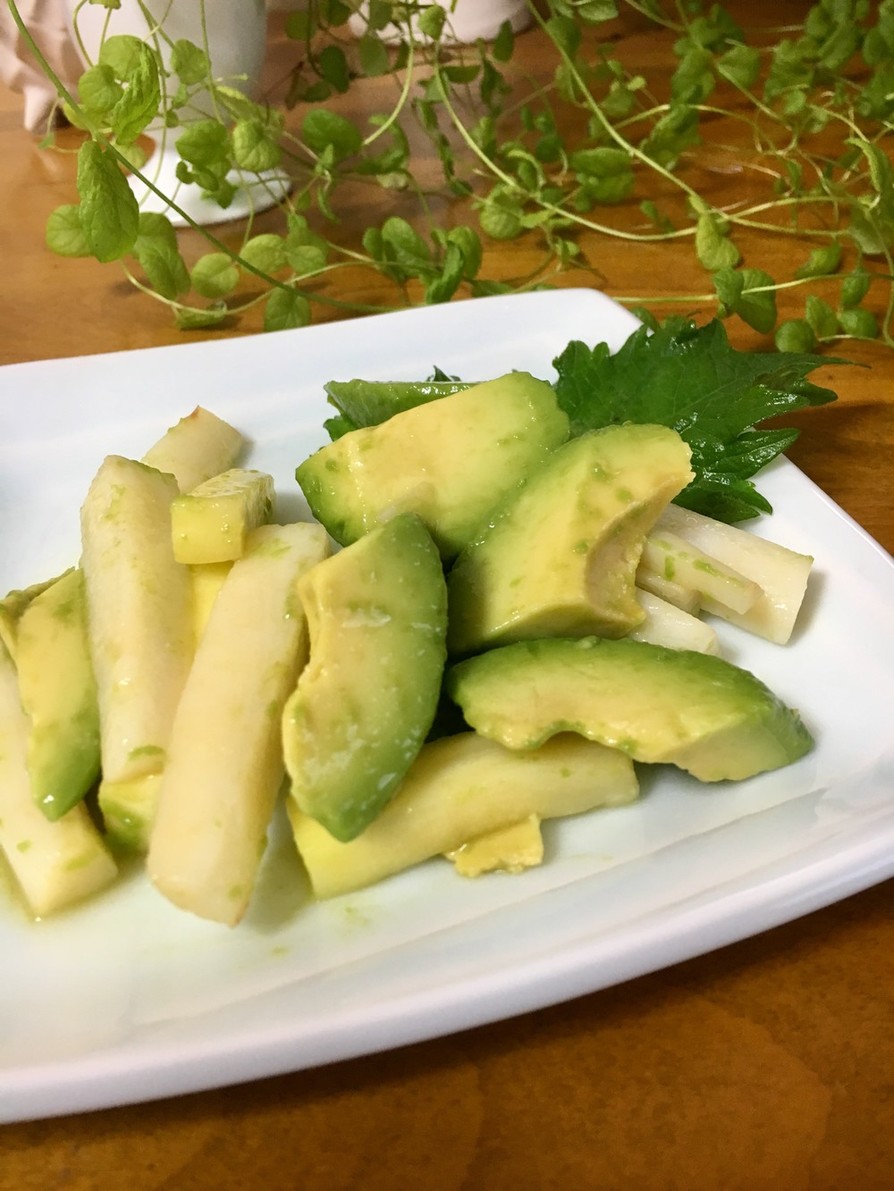 アボカド長芋ズッキーニの黄緑サラダの画像