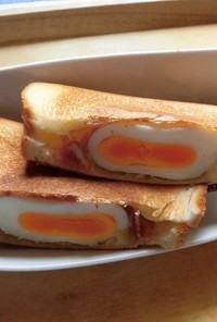 卵とチーズベーコンのホットサンド