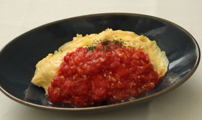 【腸活】塩麹トマトソースのオムライスの写真
