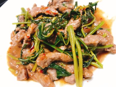 空心菜と牛肉の中華風黒酢炒めの写真