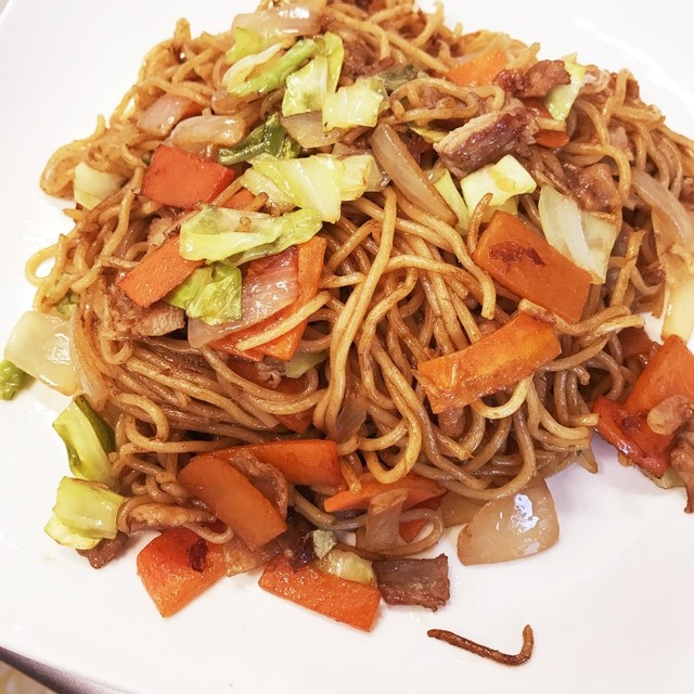 簡単焼きそば 幼児 大人用が一緒に出来る レシピ 作り方 By ともみんぐママ クックパッド