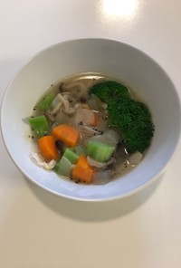 夏バテ防止 生姜と野菜のコンソメスープ