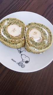 よもぎロールケーキの写真