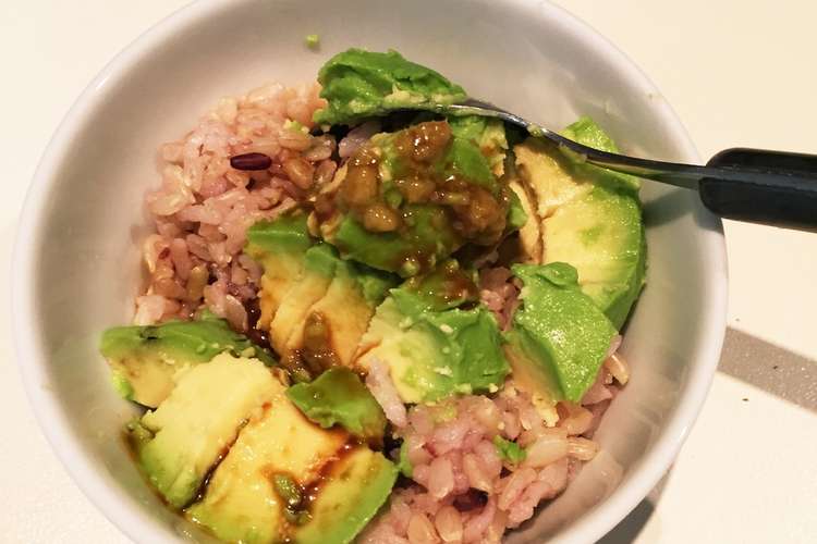 おかわり必至 アボカドわさび醤油ご飯 レシピ 作り方 By みーみー亭 クックパッド 簡単おいしいみんなのレシピが367万品