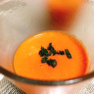 赤鮮やかパプリカとトマトの冷製スープの画像