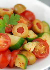オリーブキムチと夏野菜の簡単サラダ