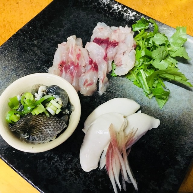 イサキ湯引き皮ポン酢 白子ポン酢 お刺身 レシピ 作り方 By クックくみお クックパッド 簡単おいしいみんなのレシピが355万品