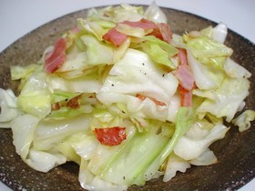 楽チン♪きゃべつの蒸し焼き