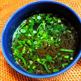 もずくスープ