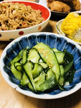 あと一品!キュウリの中華リボンサラダ