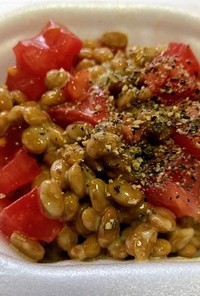 納豆トマト食べ方☝ごま油ブラックペッパー