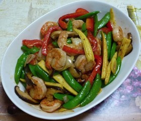 エビと彩り野菜の五香粉風味炒めもの
