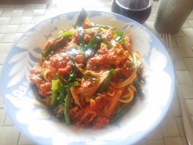 簡単ニラトマトパスタ