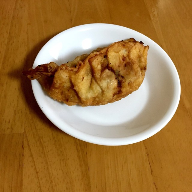 大人の給食 ジャンボ揚げ餃子 レシピ 作り方 By 栄養士のアリス クックパッド 簡単おいしいみんなのレシピが372万品