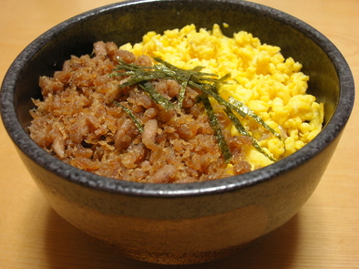 ツナそぼろと炒り卵で２色丼(^.^)の写真