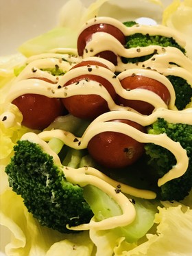 レタスと塩ゆでブロッコリーのマヨサラダ