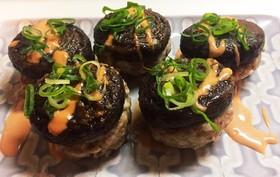 椎茸の肉詰め オーロラソース掛け