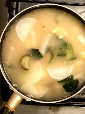 【オヤジの味噌汁】茄子と大根の味噌汁