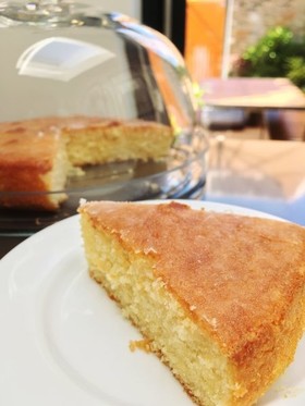 イギリスのレモンドリズルケーキ
