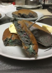 紫芋のスフレパンケーキ