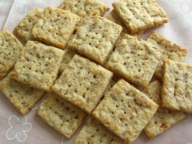 おかかとチーズのポテトクラッカー