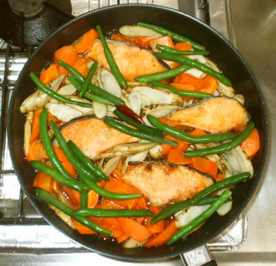 魚・鮭と根野菜の南蛮漬け♪簡単の写真