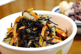 ひじきと人参と大根の、だし醤油煮