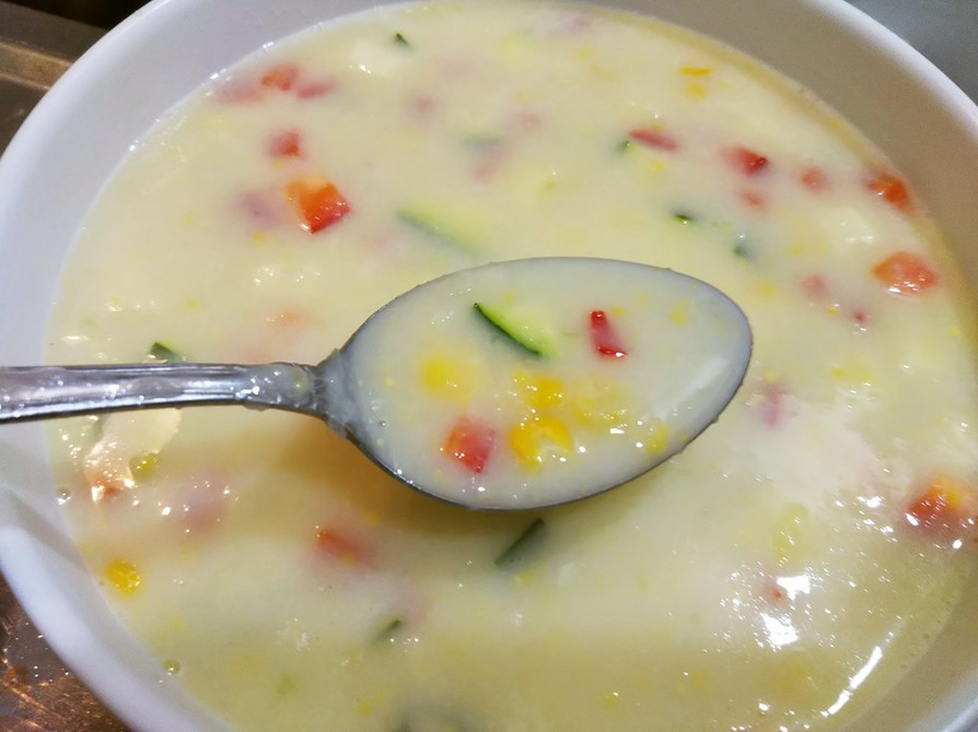 冷たいコーンスープの画像