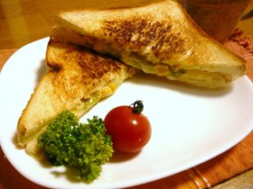 レタスコーン入り♪ホットサンド