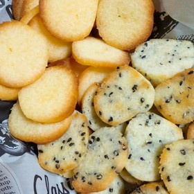 卵なし!米粉の黒胡麻クッキー
