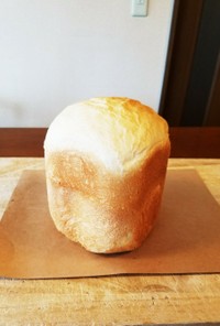 ホシノ(丹沢)で蜂蜜食パン