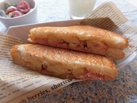 じゃがいもとベーコンのホットサンド