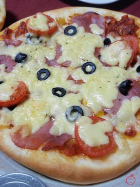 ピザ生地とソースを作って本格2時間ピザ。