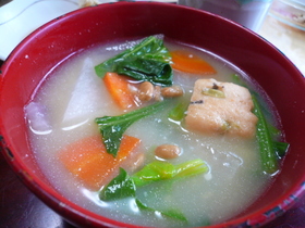 おかずにもなる 具沢山納豆汁