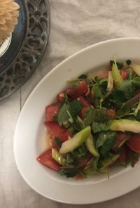 香味野菜とトマトの塩麹サラダ