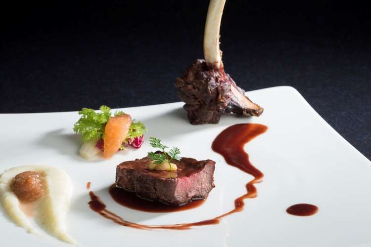 シカ肉のソテー赤ワイン風味のジビエソース レシピ 作り方 By いしかわジビエ クックパッド 簡単おいしいみんなのレシピが378万品